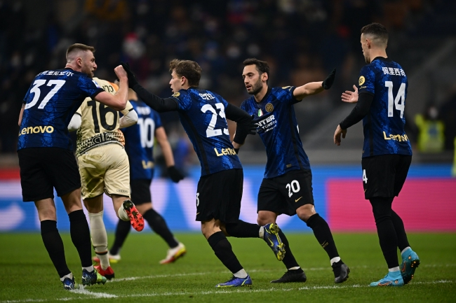 胡金秋22分 上海99-77广厦豪取7连胜