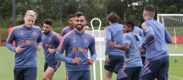 1-1！2025中超首球诞生，申花后防“集体失误”，亚泰U36老将进球2025年2月22日晚，上海申花主场迎战长春亚泰，比赛以1-0结束，米内罗进球打破零封纪录。