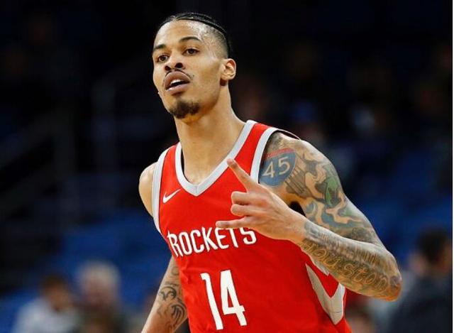 这球巴萨懂！多纳鲁马与队友争论时，基米希快发角球助攻穆西亚拉