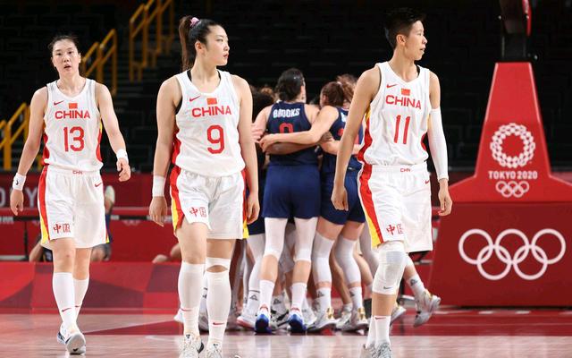 门兴格拉德巴赫vsRB莱比锡：诺伊豪斯、尼科-埃尔维迪首发，劳姆、古拉西奇出战