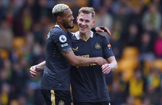 阿斯：费内巴切已与莱万初步接触，提供的一年半合同报价被拒