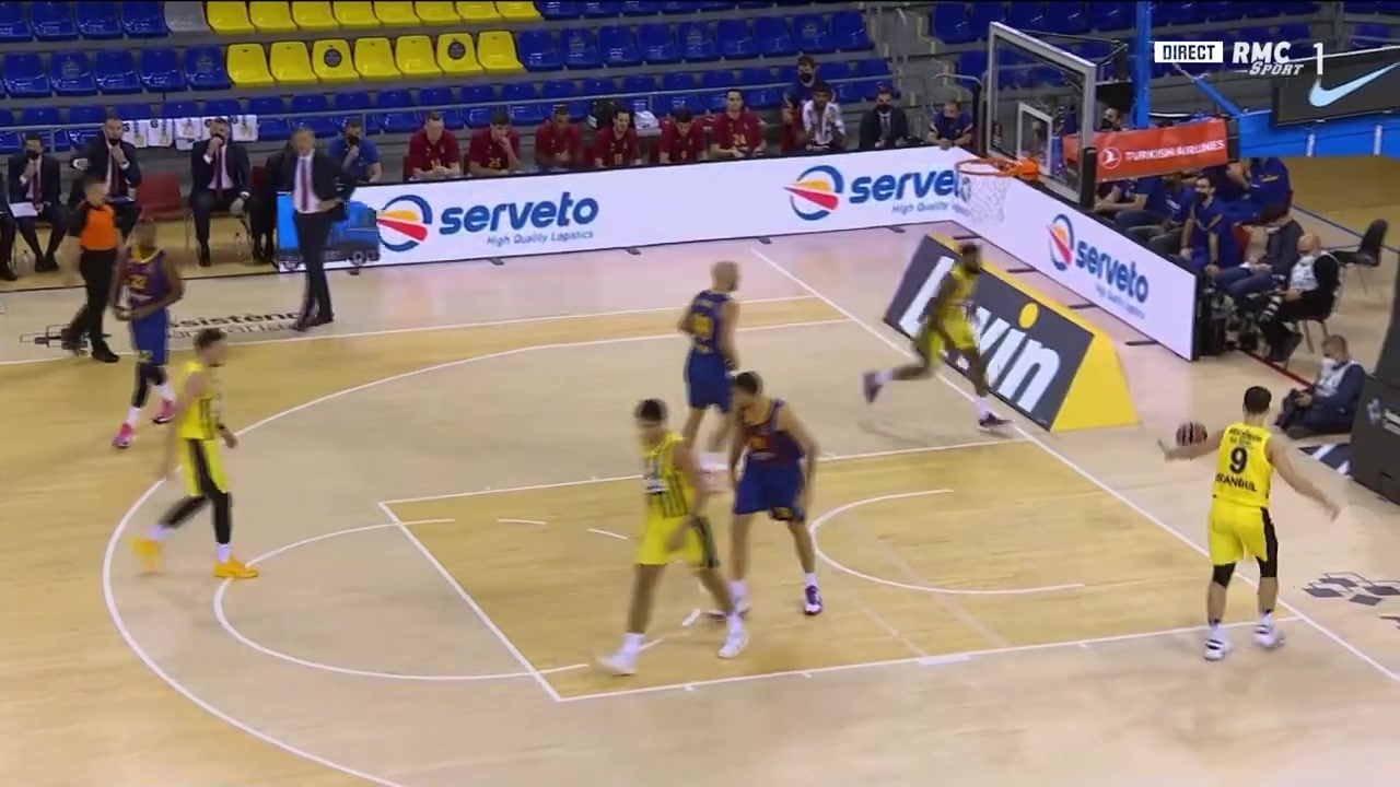 巴萨客场89-79力克红星！克莱本轰22分率队攻陷贝尔格莱德