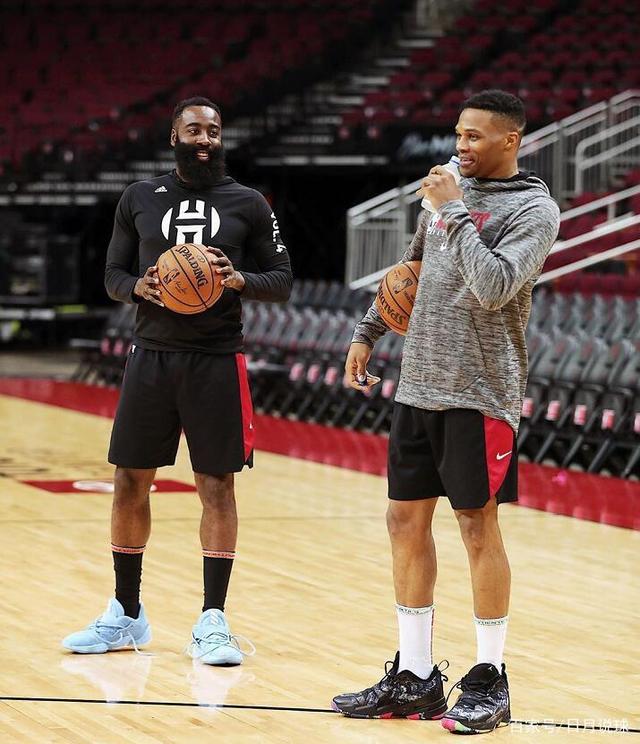 14场0球！全队最低分！皇马1.5亿巨星已59天没进球 向对手竖3手指